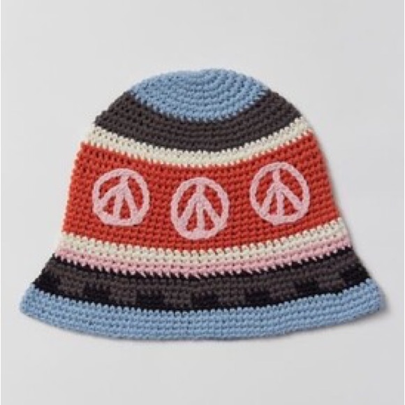 URBAN OUTFITTERS Peace Crochet Bucket Hat NWT - Picture 4 of 4